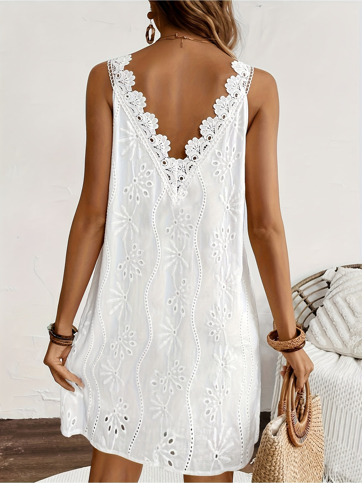 Daphne | White Lace Midi Dress